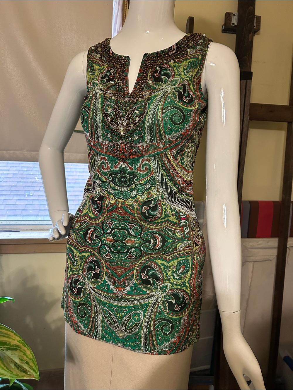 Gorgeous Paisley Print  Sleeveless Blouse